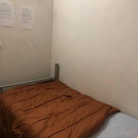 Homestay Private With 2 Double Bed Metro 5 No Key Check In 8pm- Checkout 12noon