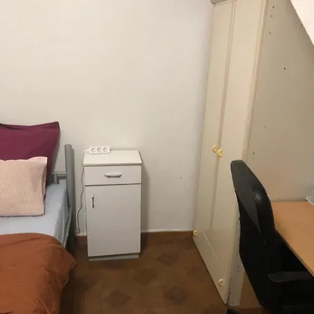 Homestay Private With 2 Double Bed Metro 5 No Key Check In 8pm- Checkout 12noon *