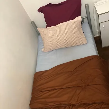 Homestay Private With 2 Double Bed Metro 5 No Key Check In 8pm- Checkout 12noon
