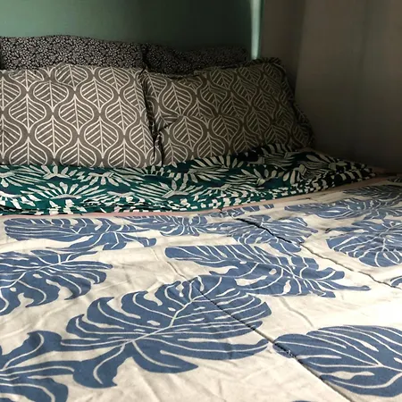 Private With 2 Double Bed Metro 5 No Key Check In 8pm- Checkout 12noon * Bobigny